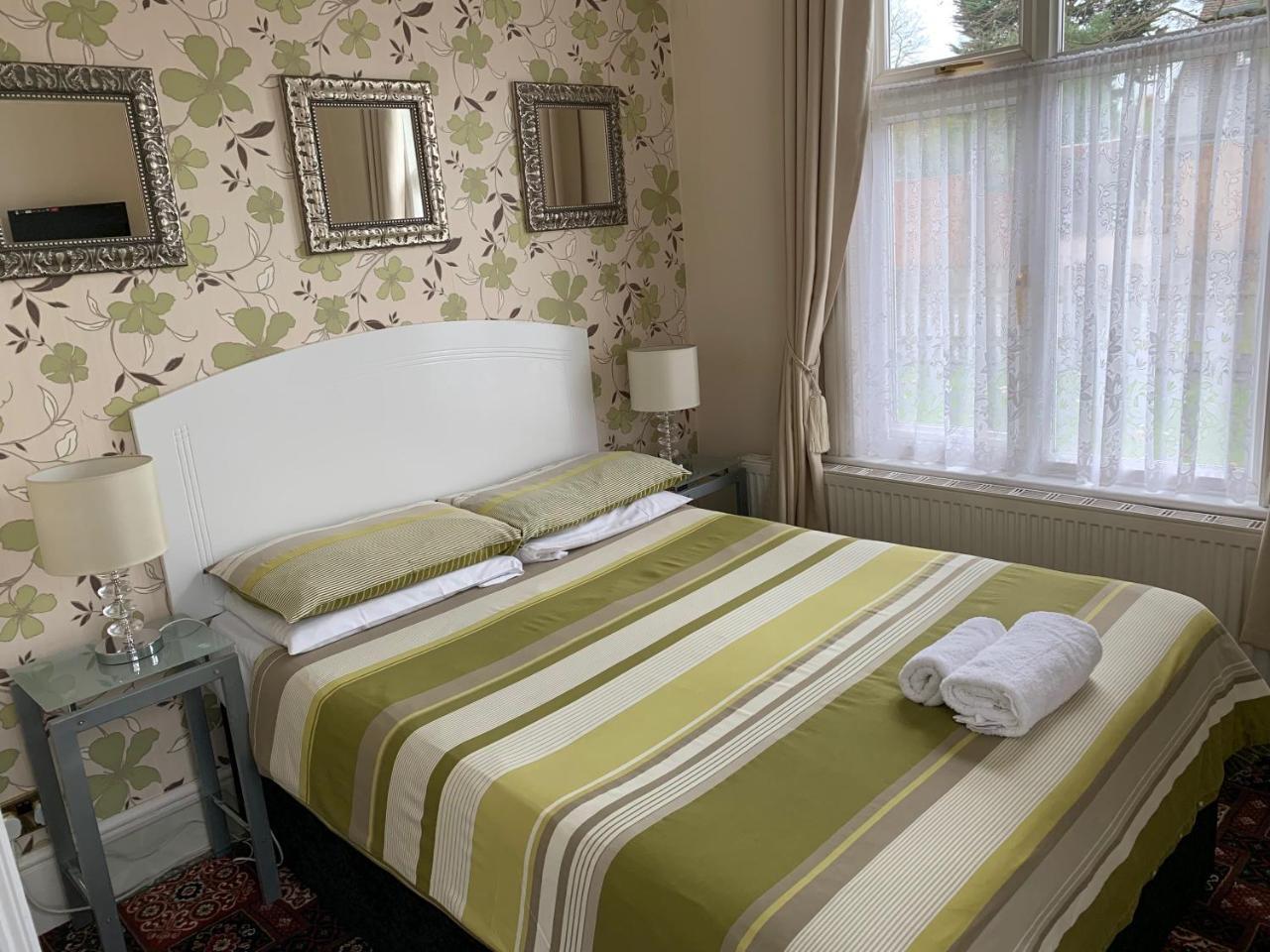 Lyndricks House Hotell Ascot  Exteriör bild